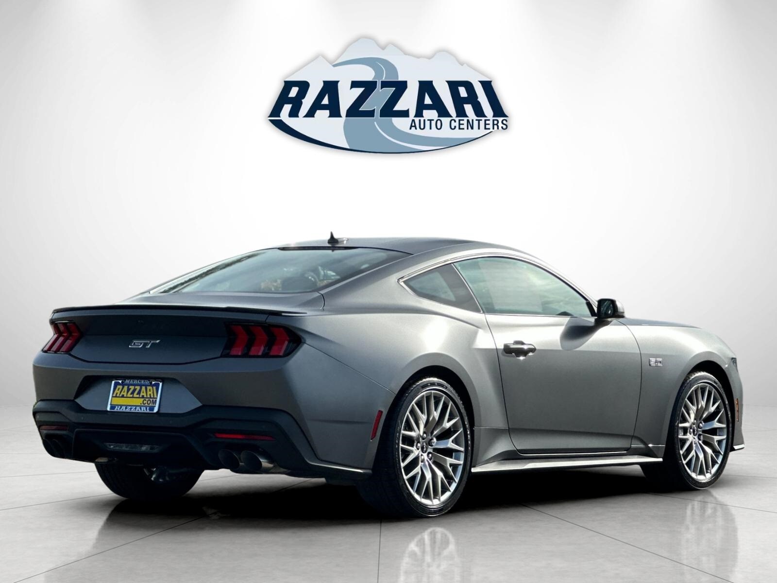 2025 Ford Mustang GT Premium photo 3