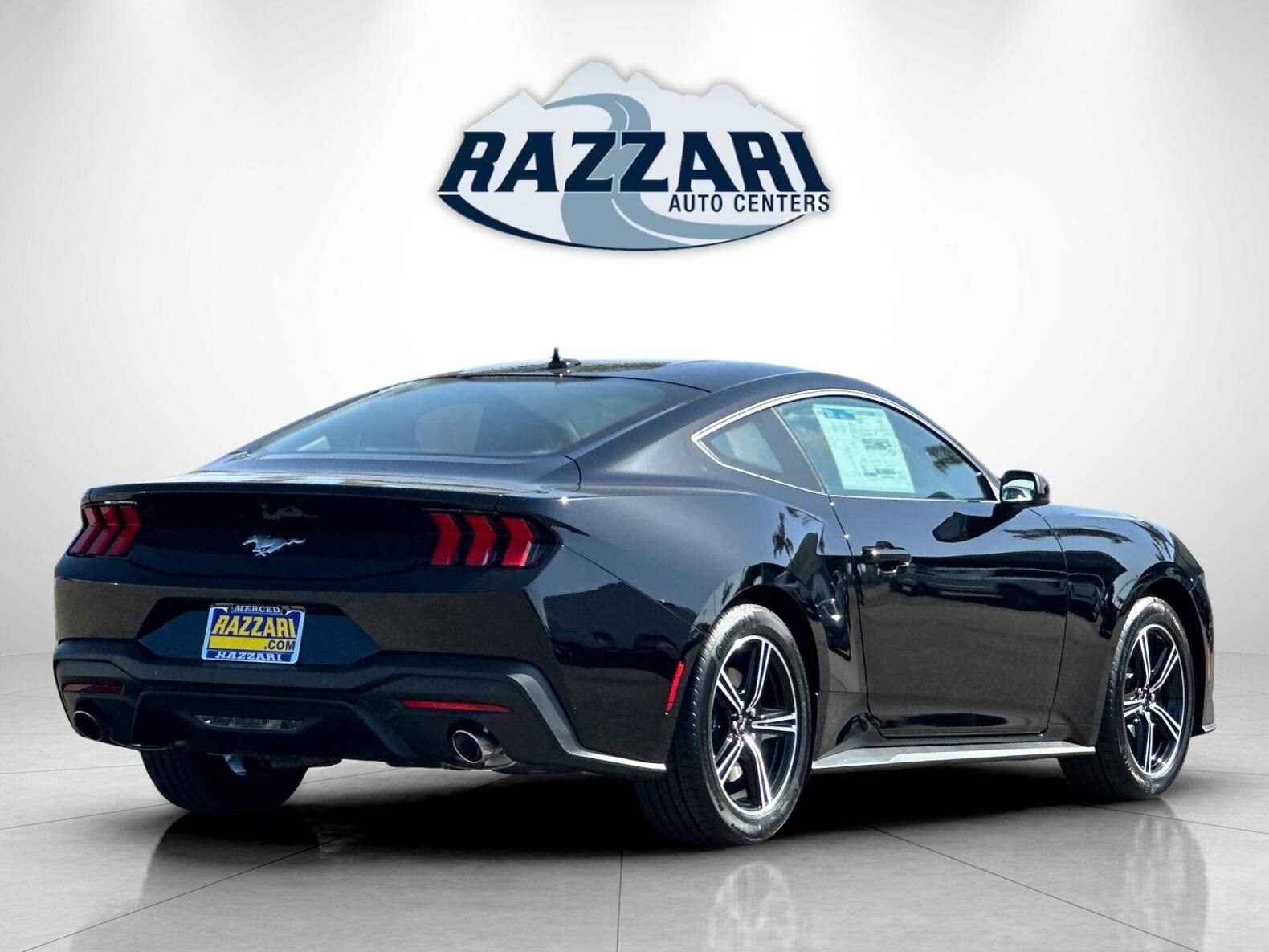 2025 Ford Mustang EcoBoost photo 3