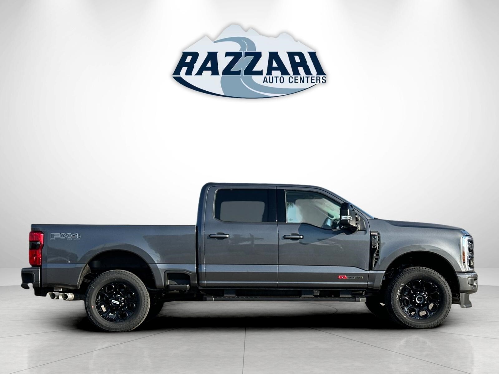 2025 Ford F-250 Lariat photo 2