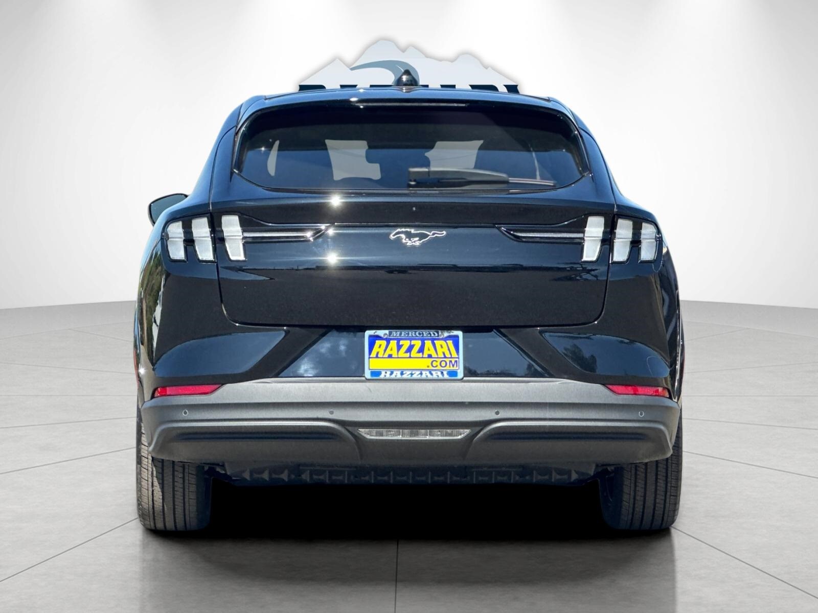 2025 Ford Mustang Mach-E Premium photo 4