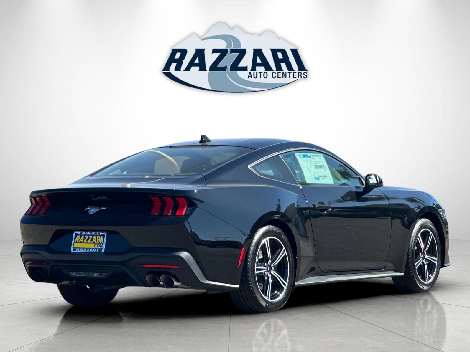 2025 Ford Mustang EcoBoost photo 2