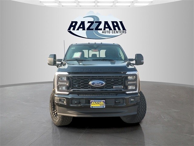 2024 Ford F-250 Lariat photo 2