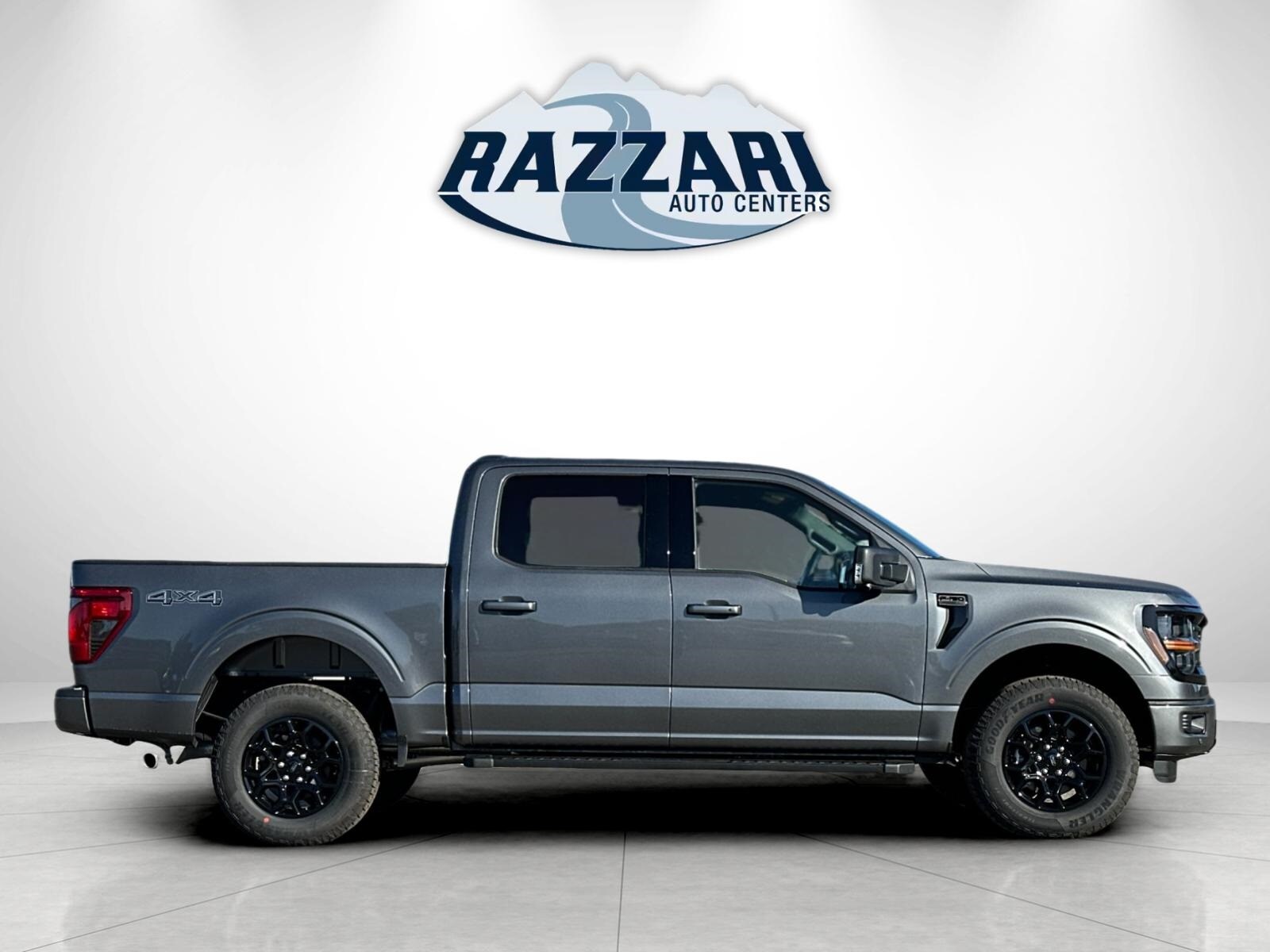 2025 Ford F-150 XLT photo 2