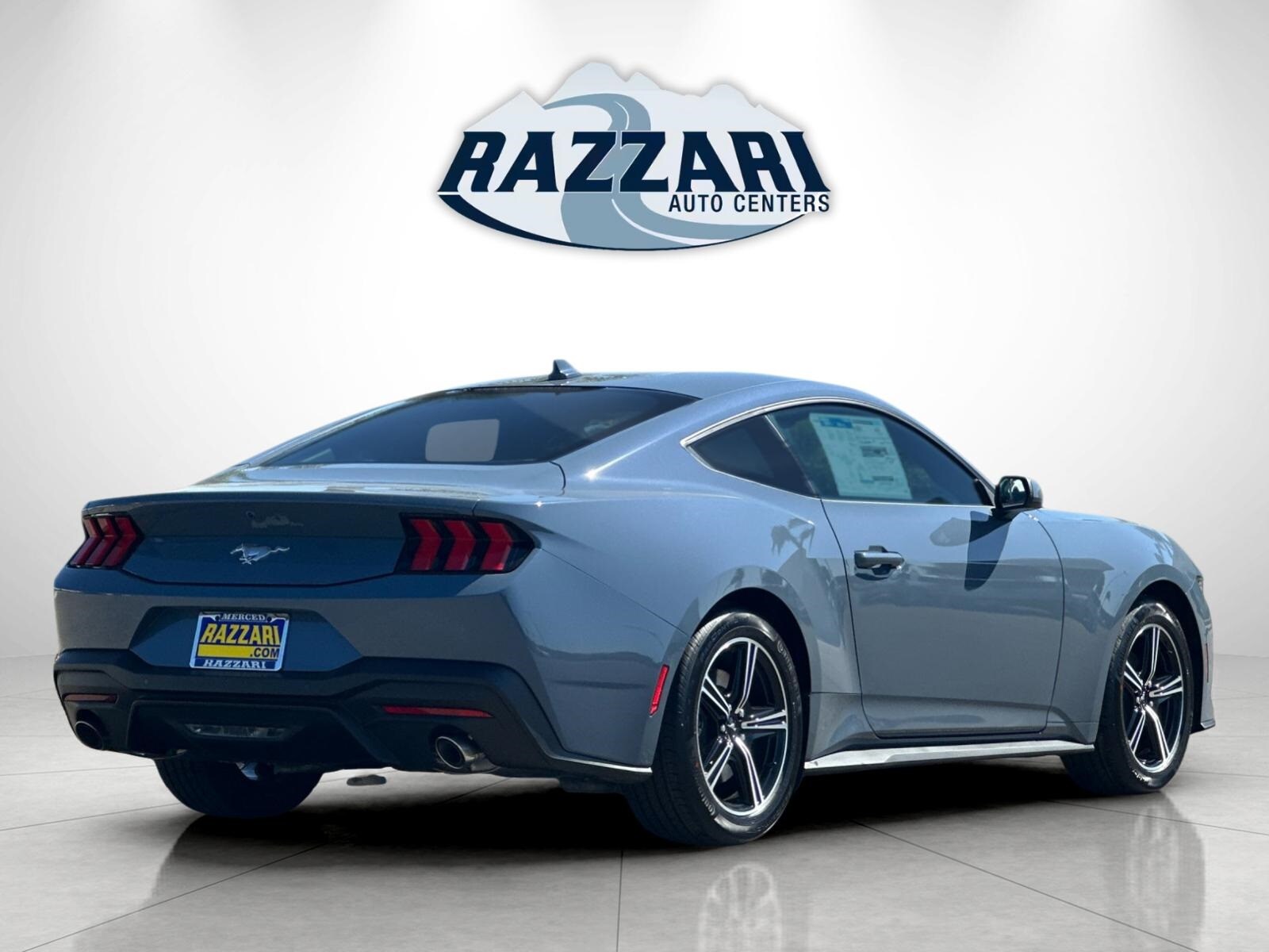 2025 Ford Mustang EcoBoost photo 3