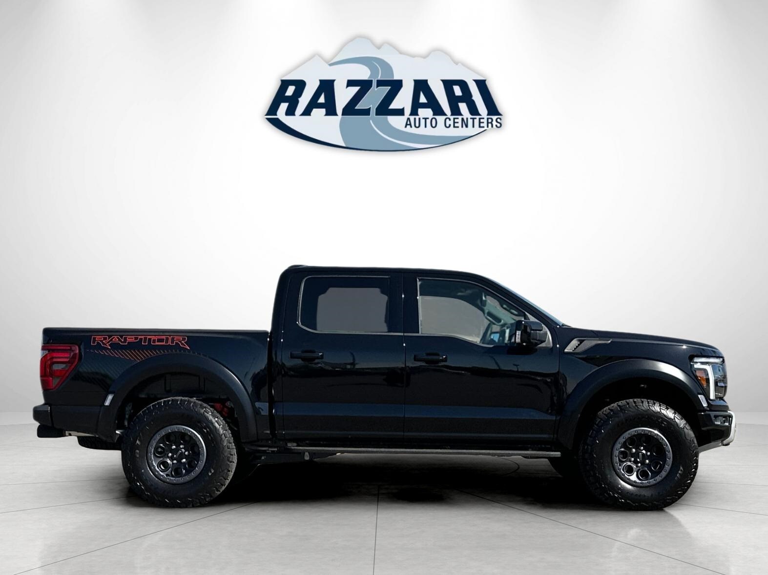 2025 Ford F-150 Raptor photo 2