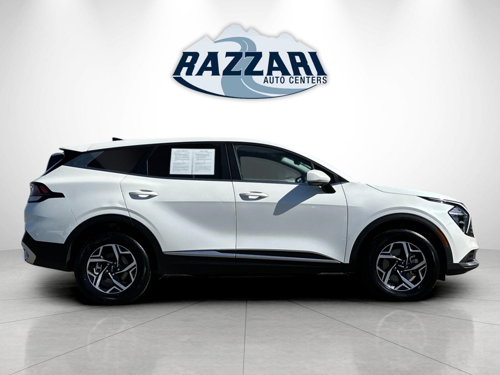 2023 Kia Sportage LX photo 2