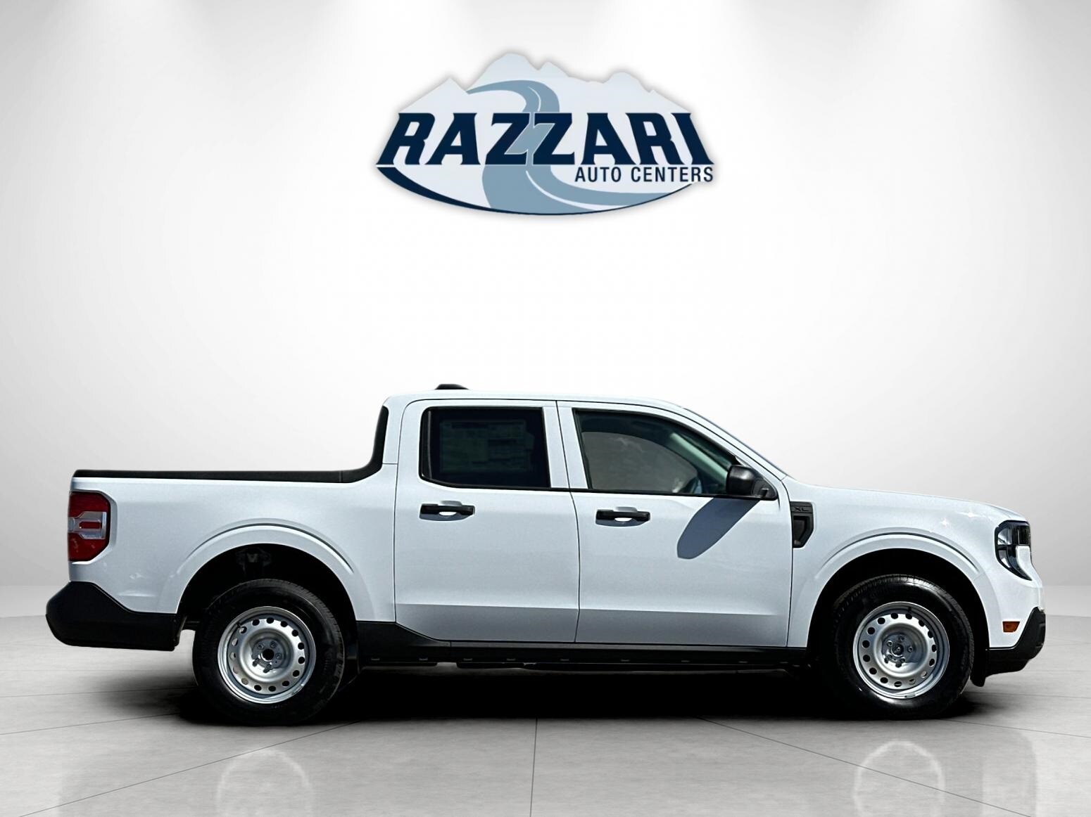 2025 Ford Maverick XL photo 2