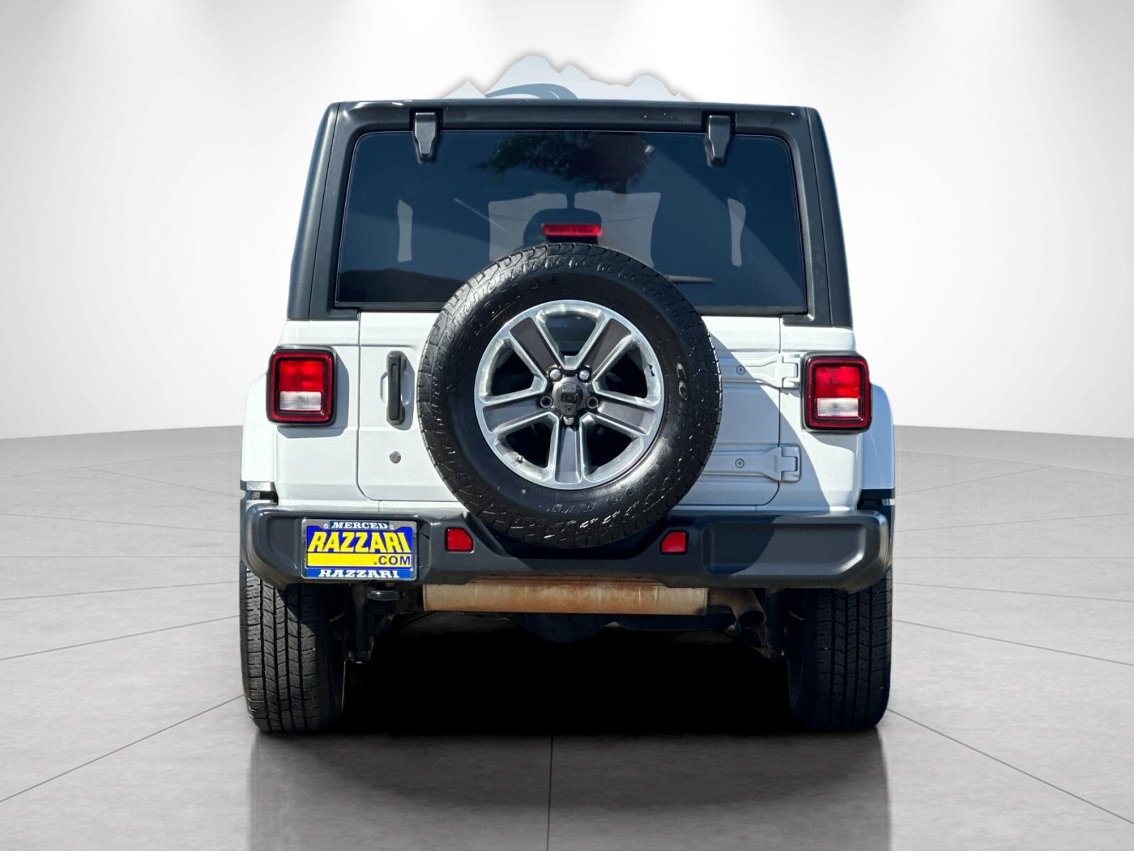 2020 Jeep Wrangler Unlimited Sahara photo 3