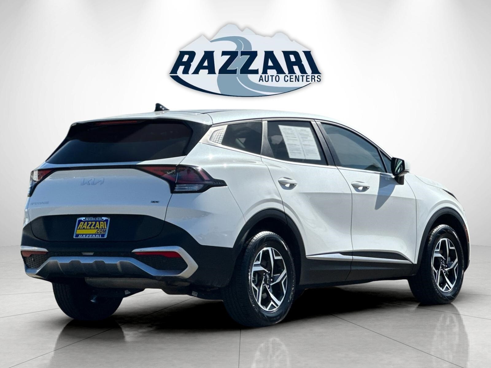 2023 Kia Sportage LX photo 3