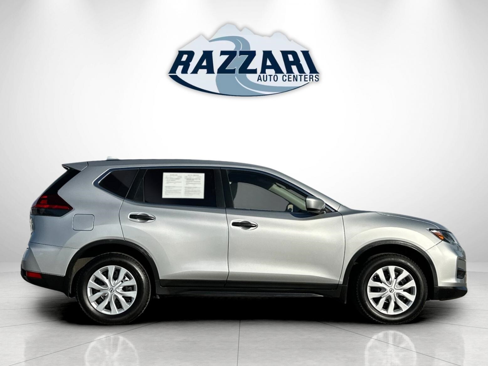 2019 Nissan Rogue S photo 2