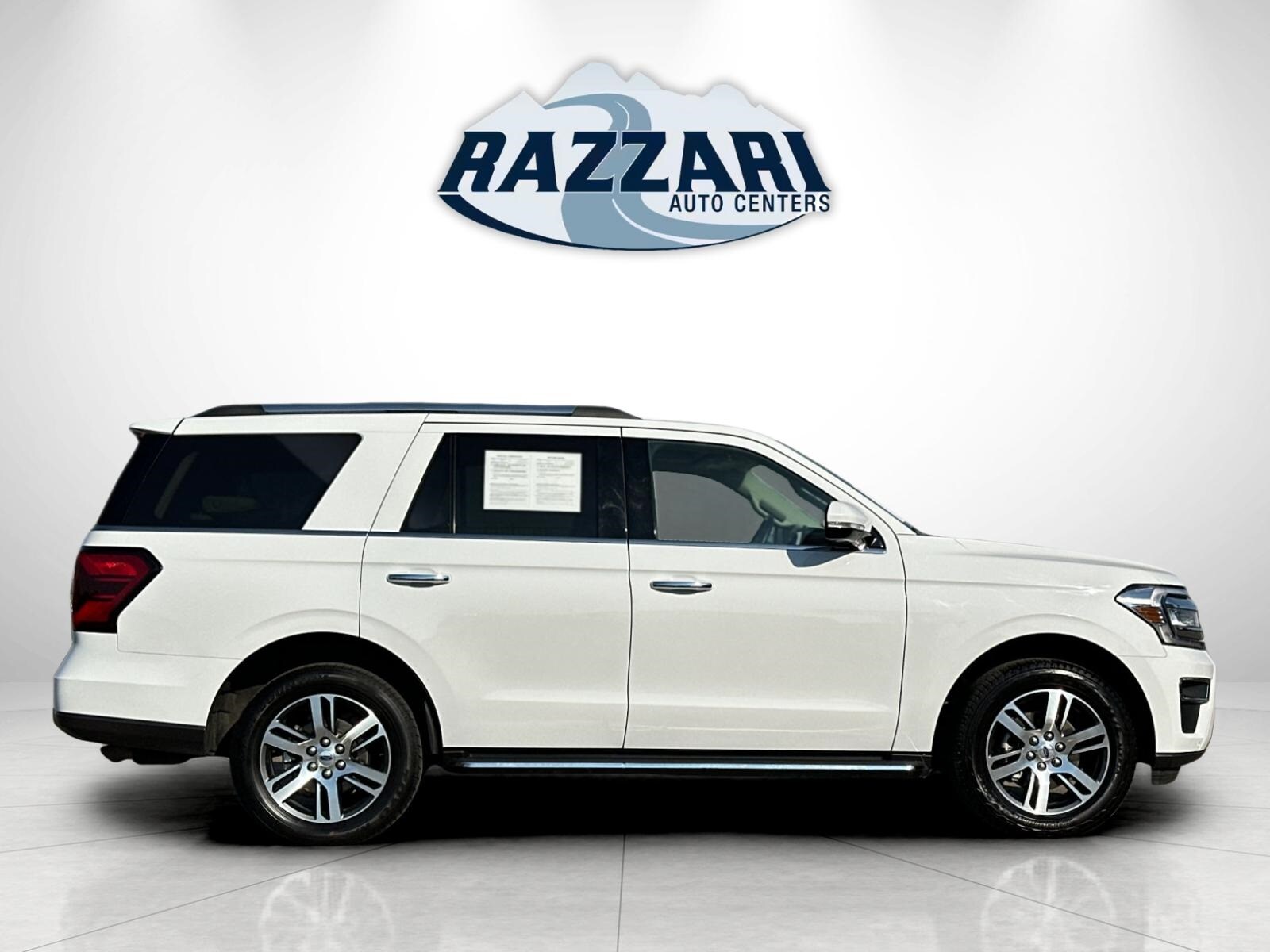 2023 Ford Expedition Limited photo 2