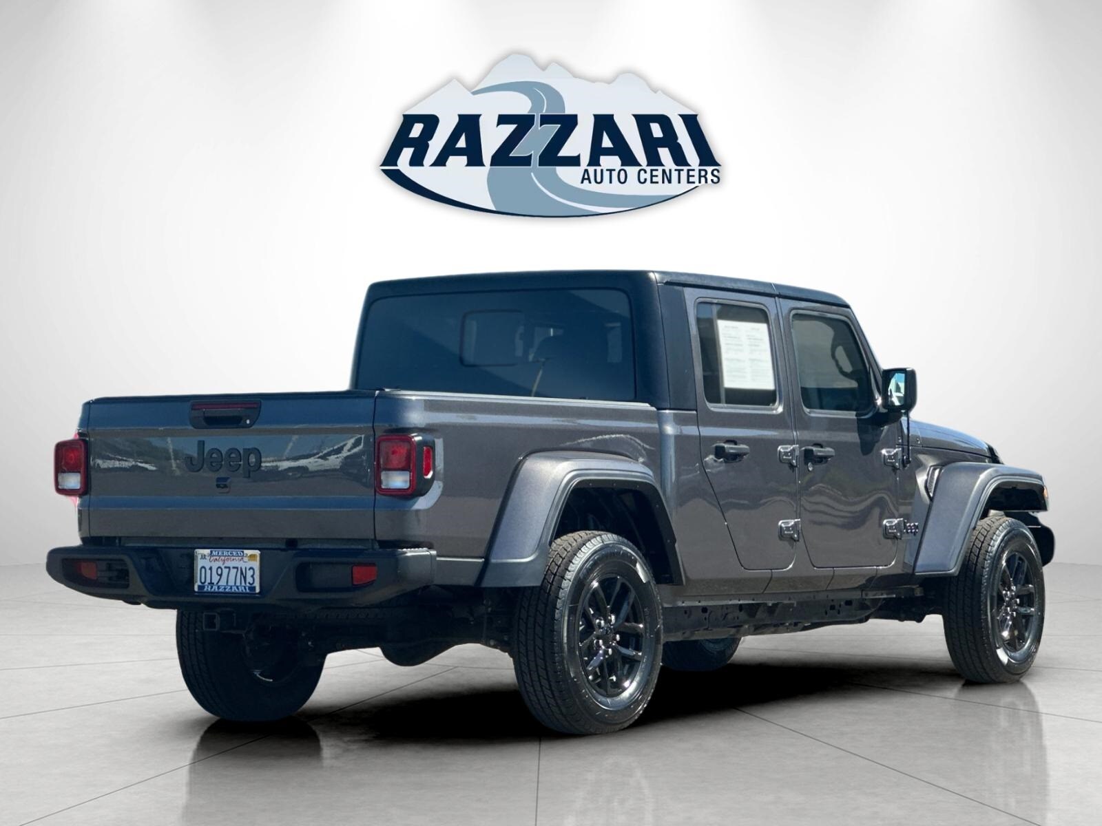 2022 Jeep Gladiator Sport photo 3