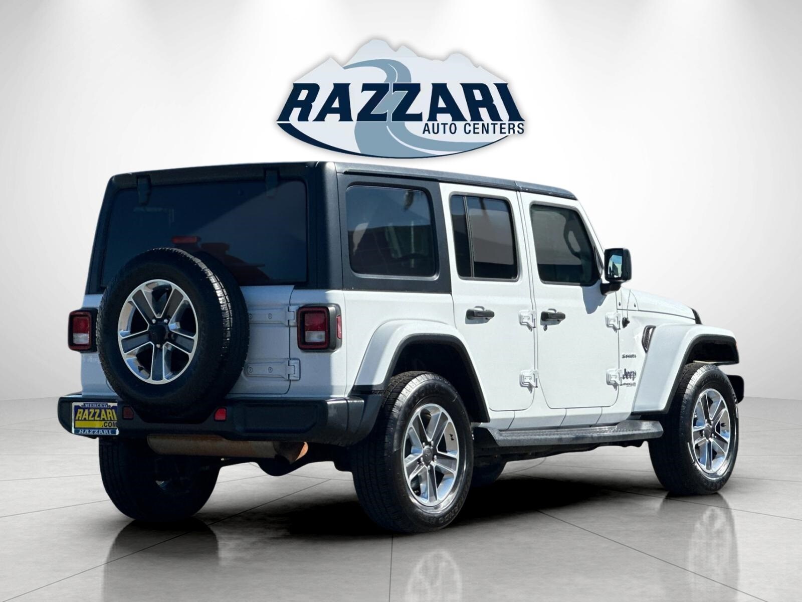 2020 Jeep Wrangler Unlimited Sahara photo 2