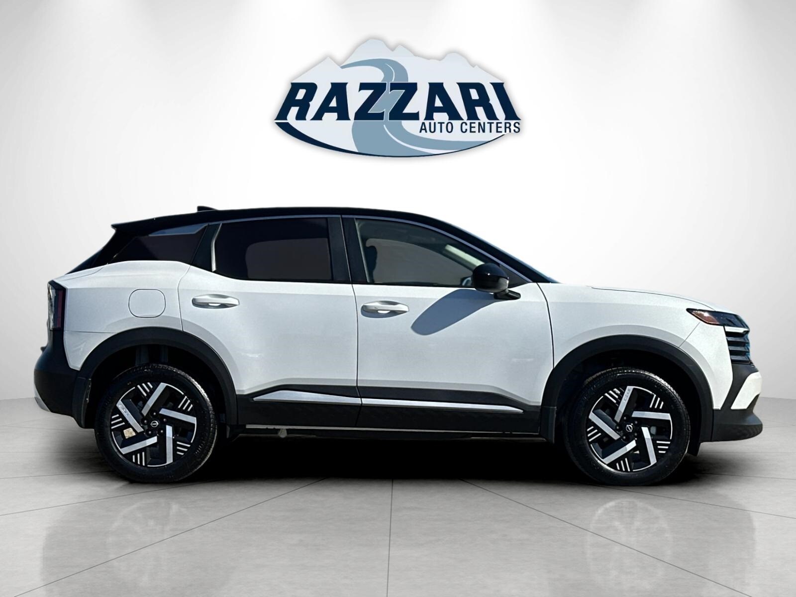 2025 Nissan Kicks SV photo 2