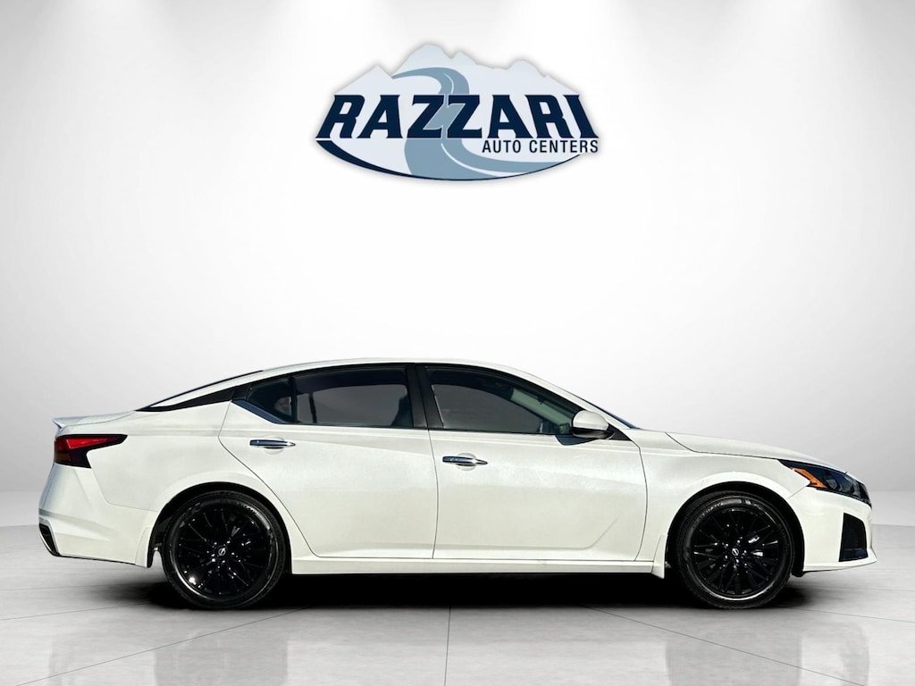 New 2025 Nissan Altima SV Sedan