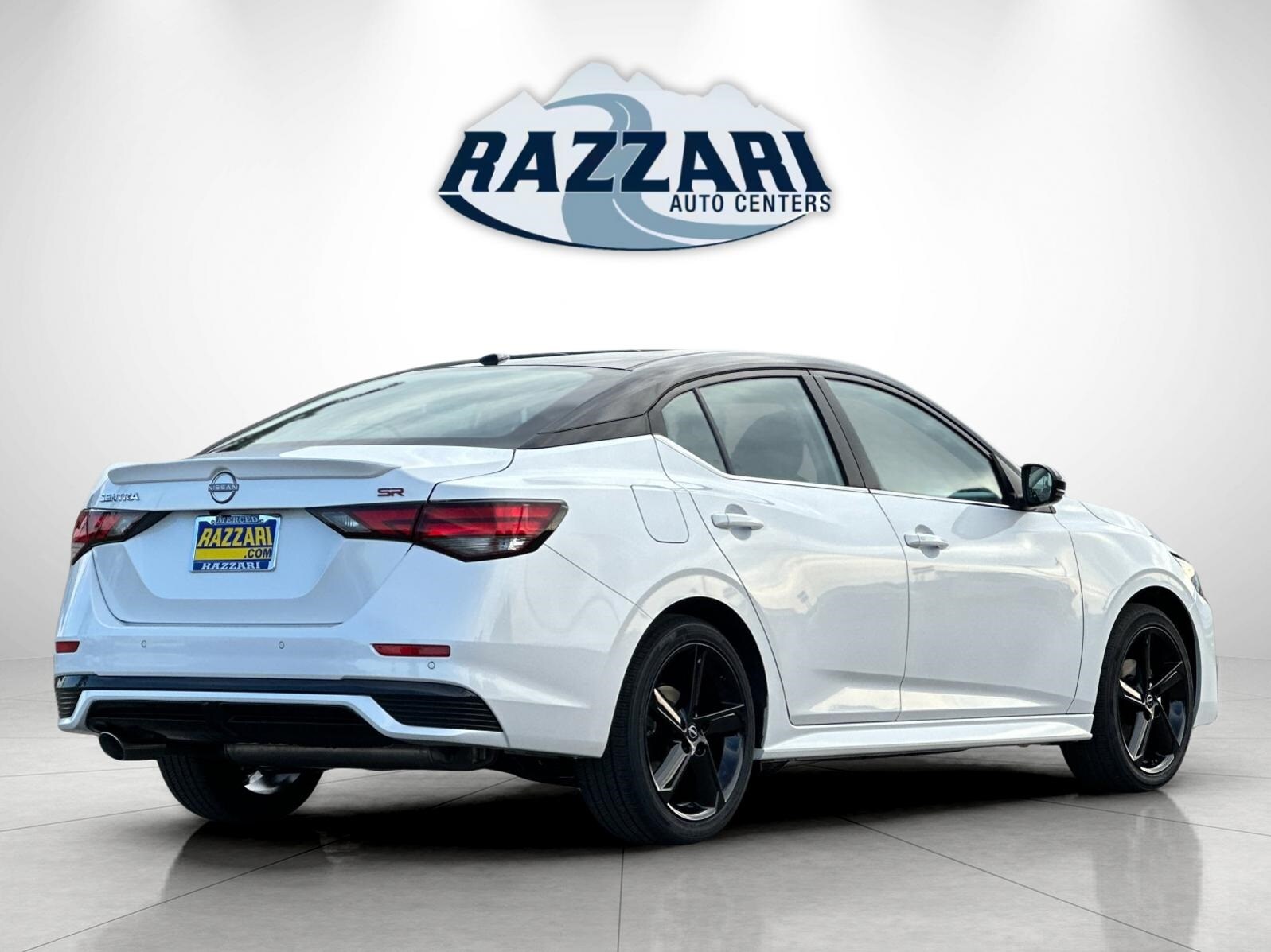 2025 Nissan Sentra SR photo 3