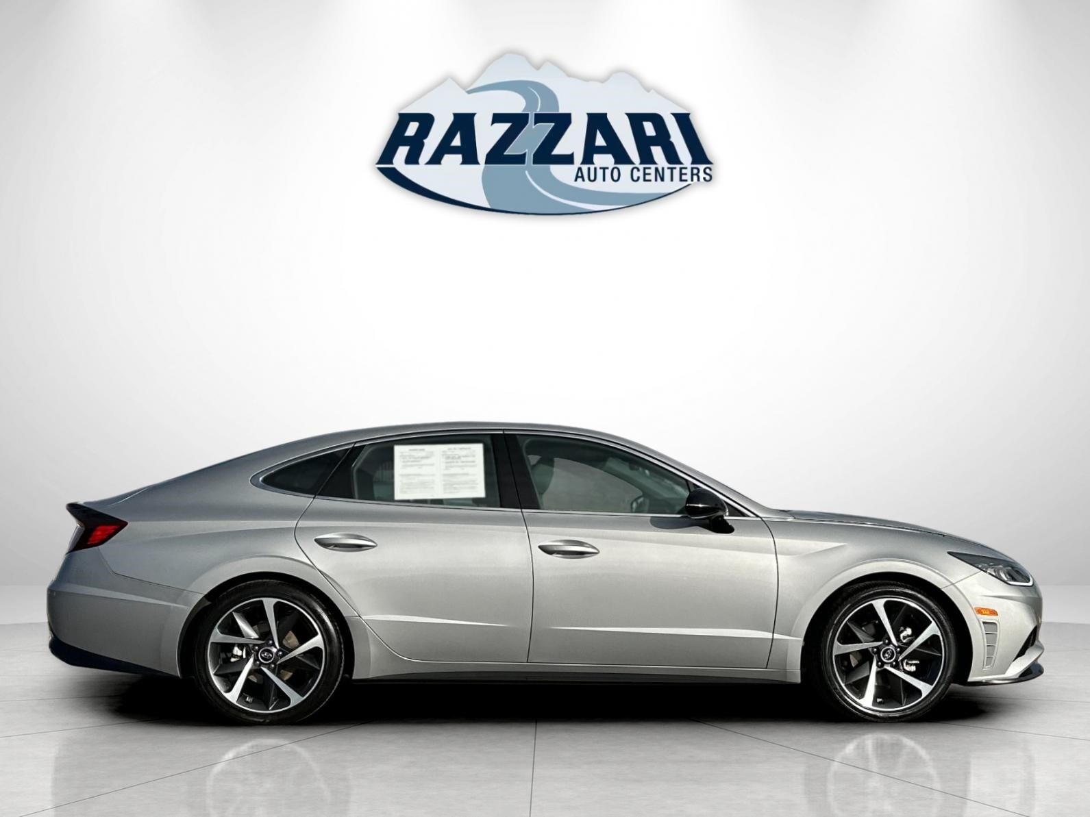 2023 Hyundai Sonata SEL Plus photo 2