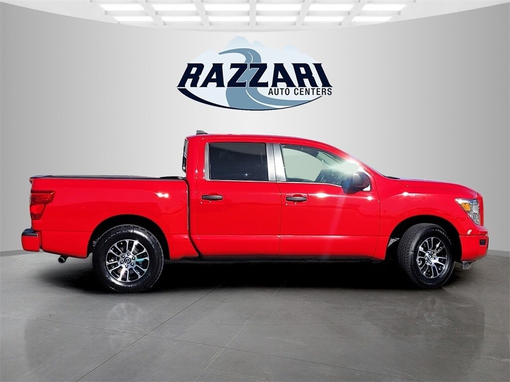 2022 Nissan Titan SV photo 4