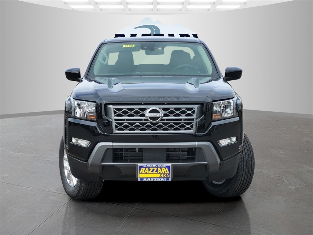 2024 Nissan Frontier SV photo 2