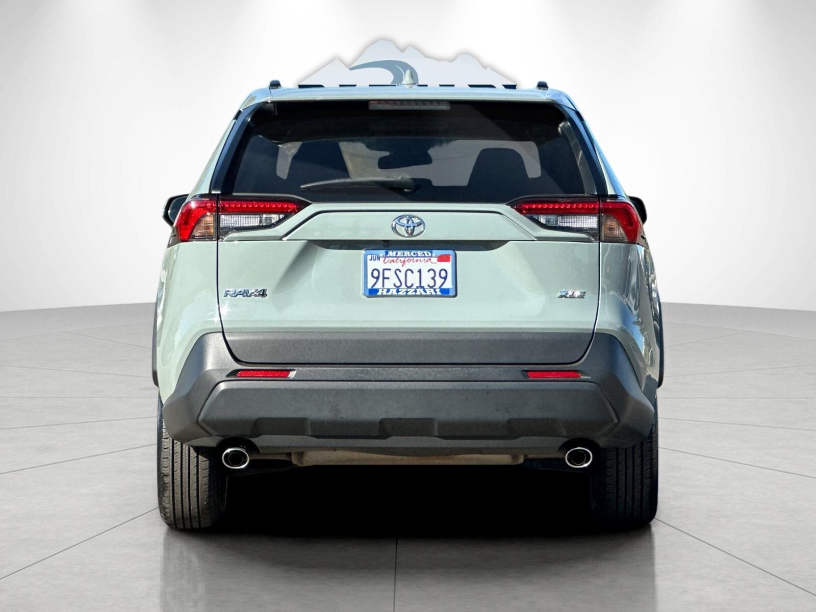 2022 Toyota RAV4 XLE photo 3