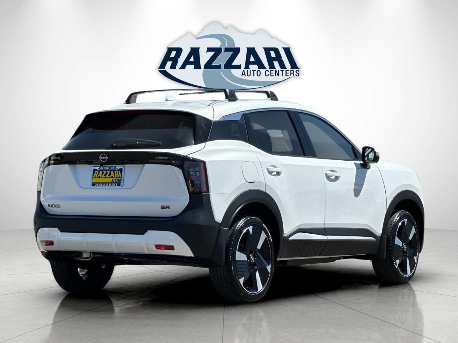 2025 Nissan Kicks SR photo 3