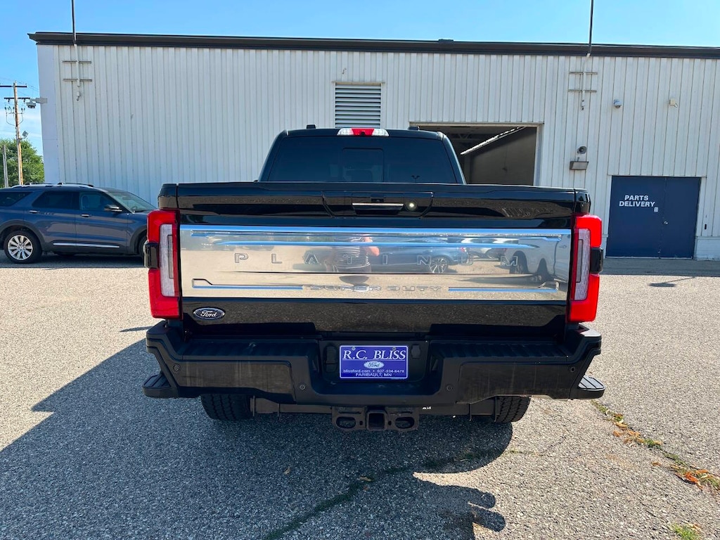 Used 2024 Ford F-250 Super Duty Platinum 4x4 4dr Crew Cab 6.8 ft. SB Pickup Pickup Truck