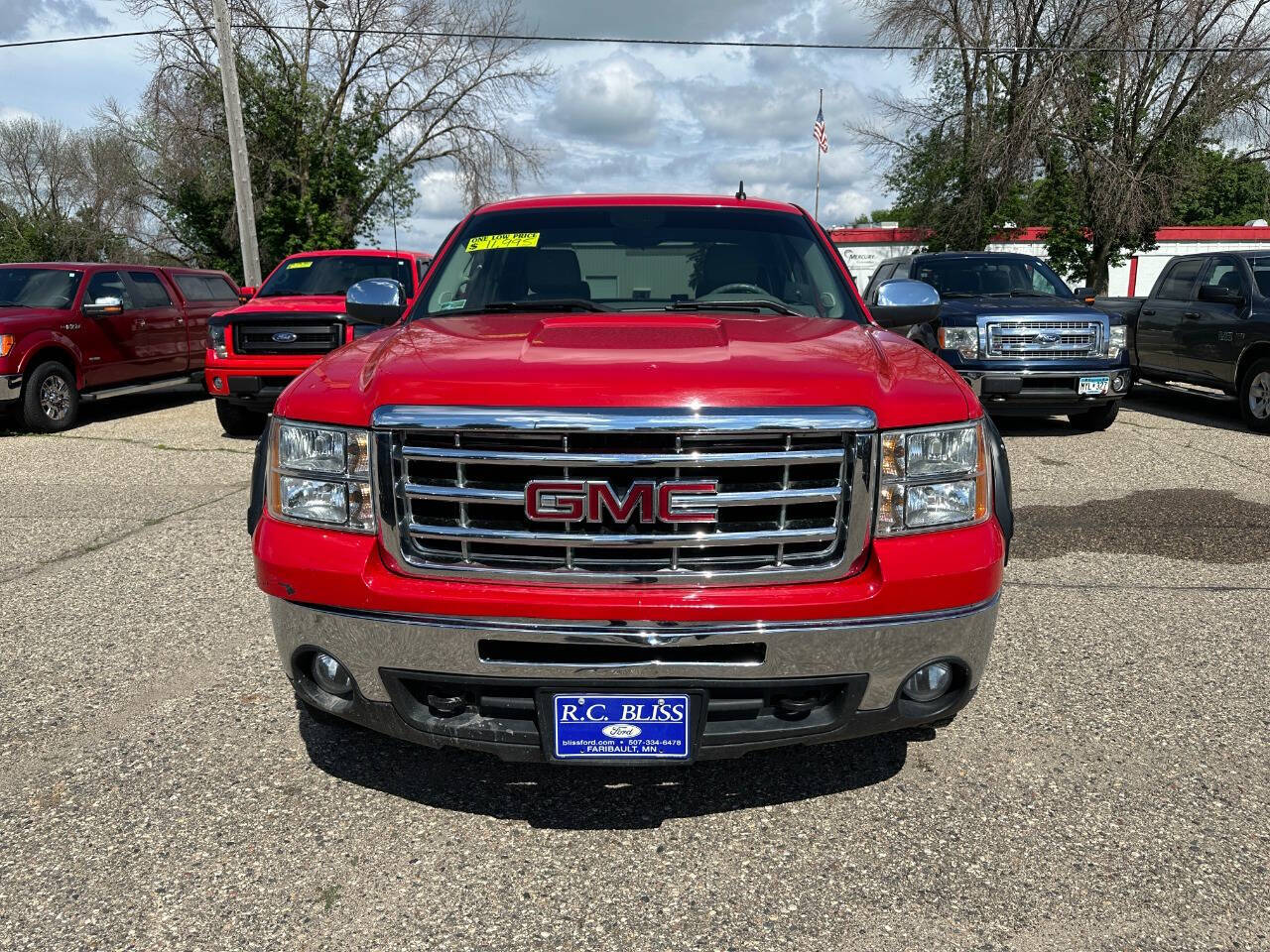 Used 2009 GMC Sierra 1500 SLE with VIN 3GTEK23369G144162 for sale in Faribault, Minnesota