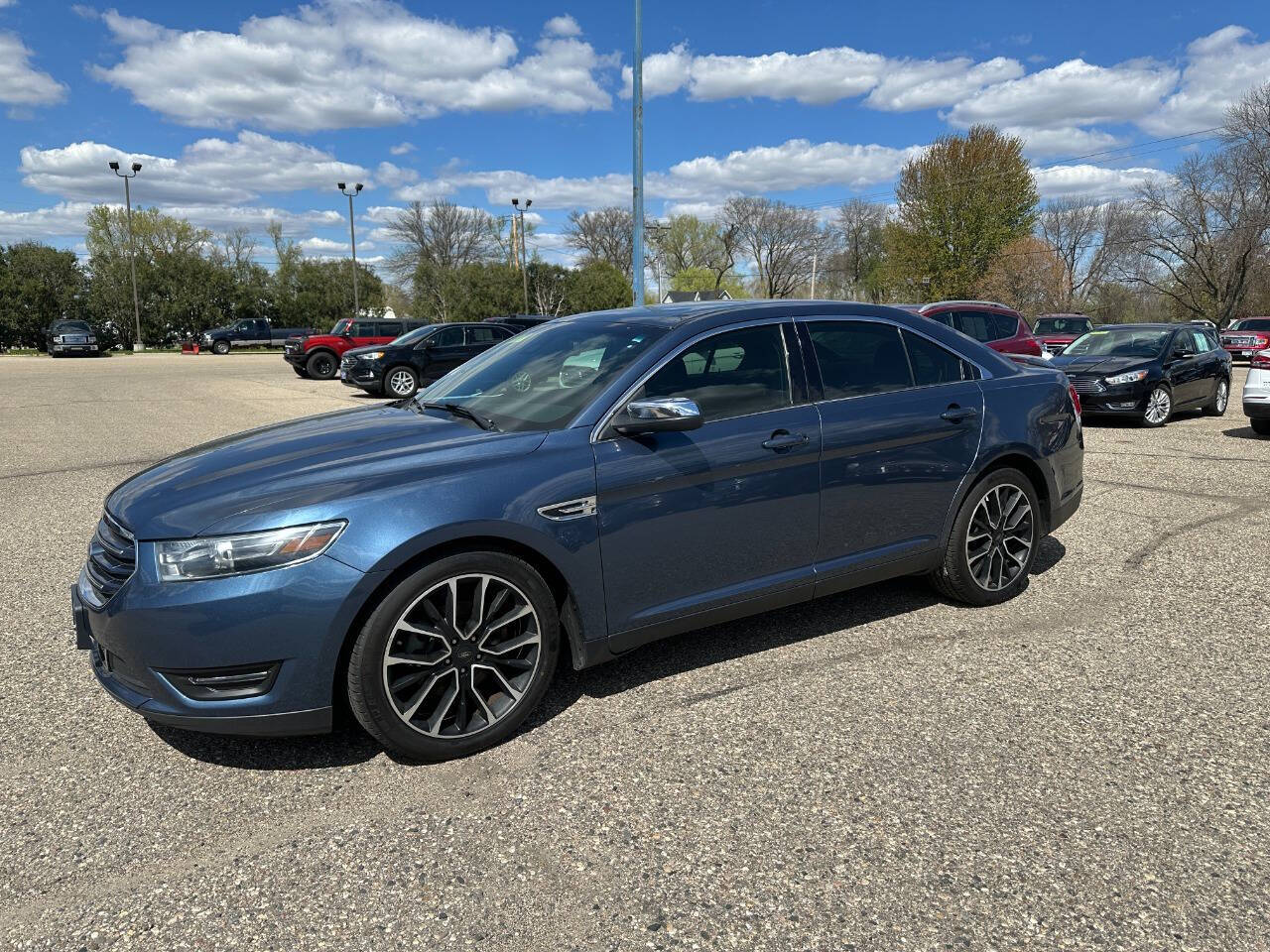 2019 Ford Taurus Limited AWD's photo
