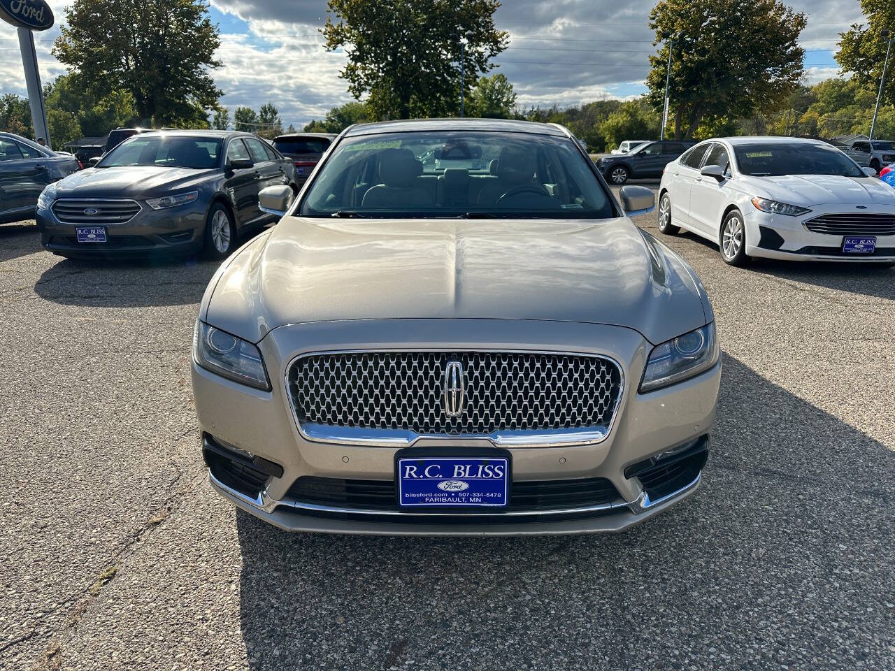 Used 2017 Lincoln Continental Select with VIN 1LN6L9TP1H5611969 for sale in Faribault, Minnesota