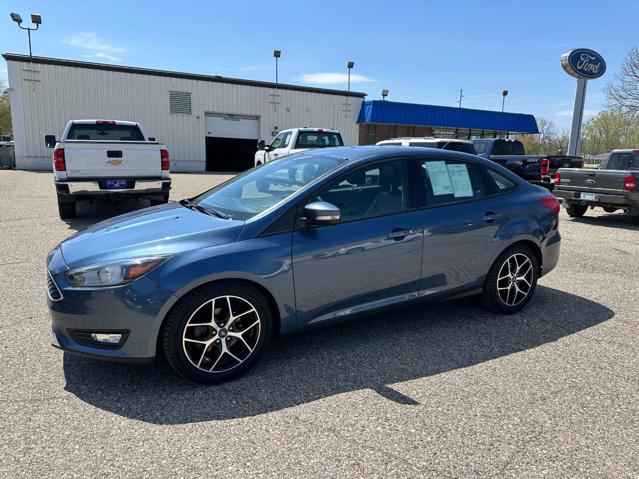 2018 Ford Focus Sedan SEL's photo
