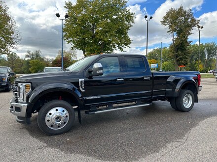 2017 Ford F-450 Super Duty XLT 4x4 4dr Crew Cab 8 ft. LB DRW Pickup Pickup Truck