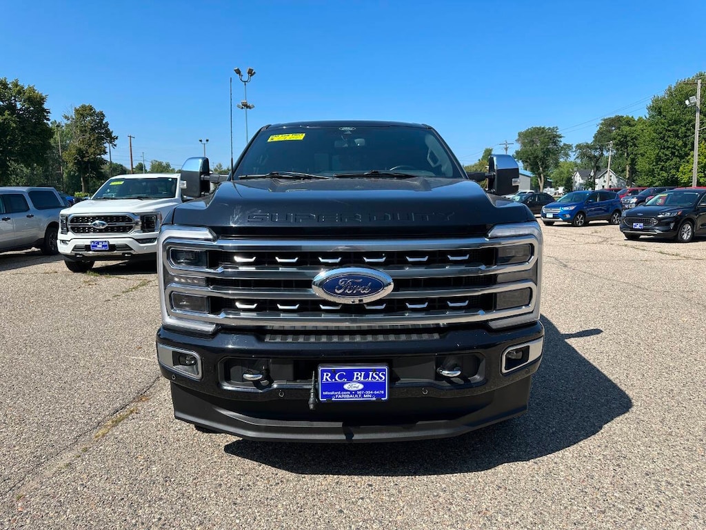 Used 2024 Ford F-250 Super Duty Platinum 4x4 4dr Crew Cab 6.8 ft. SB Pickup Pickup Truck