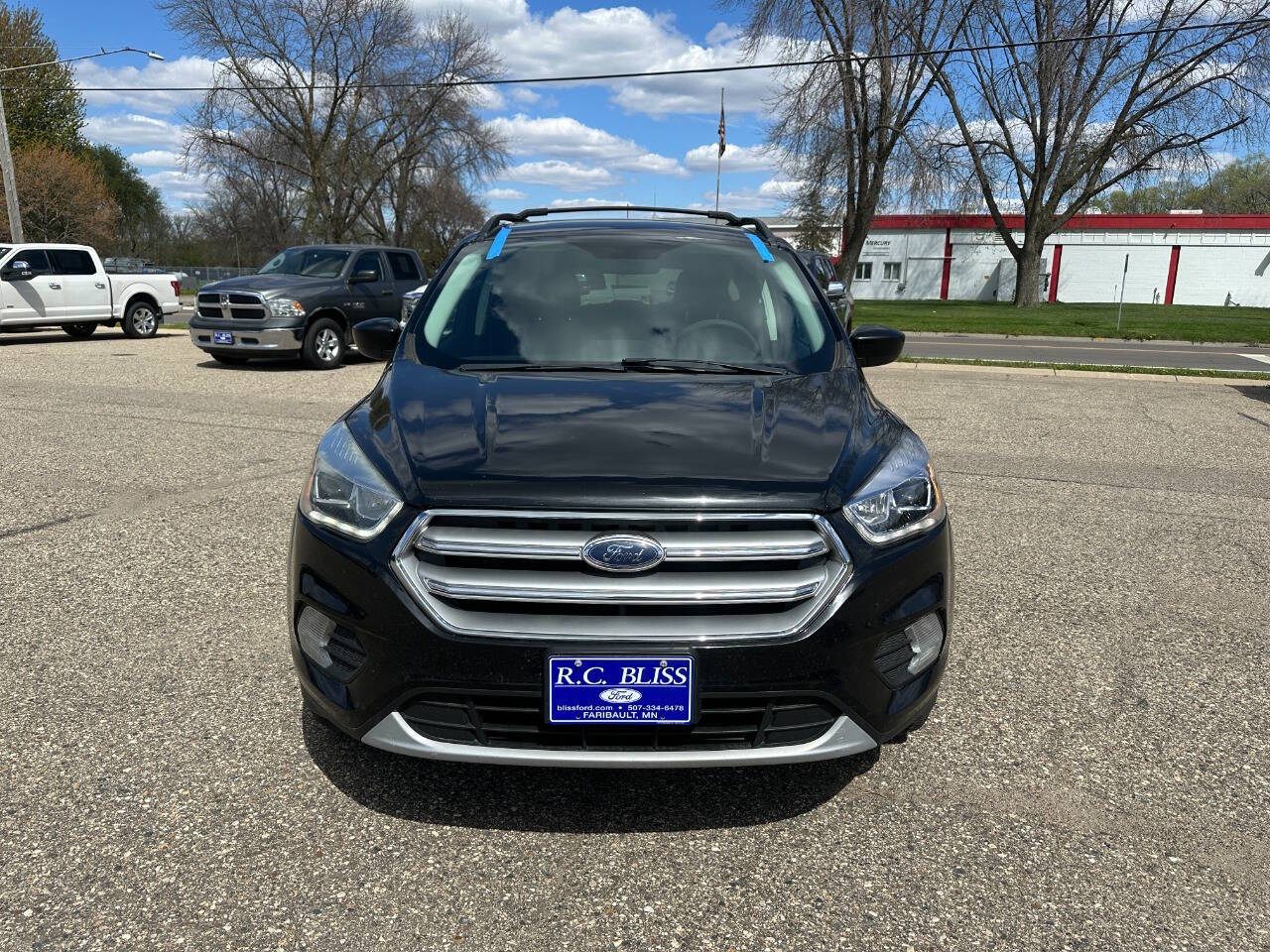 Used 2017 Ford Escape SE with VIN 1FMCU9GD1HUC91106 for sale in Faribault, Minnesota