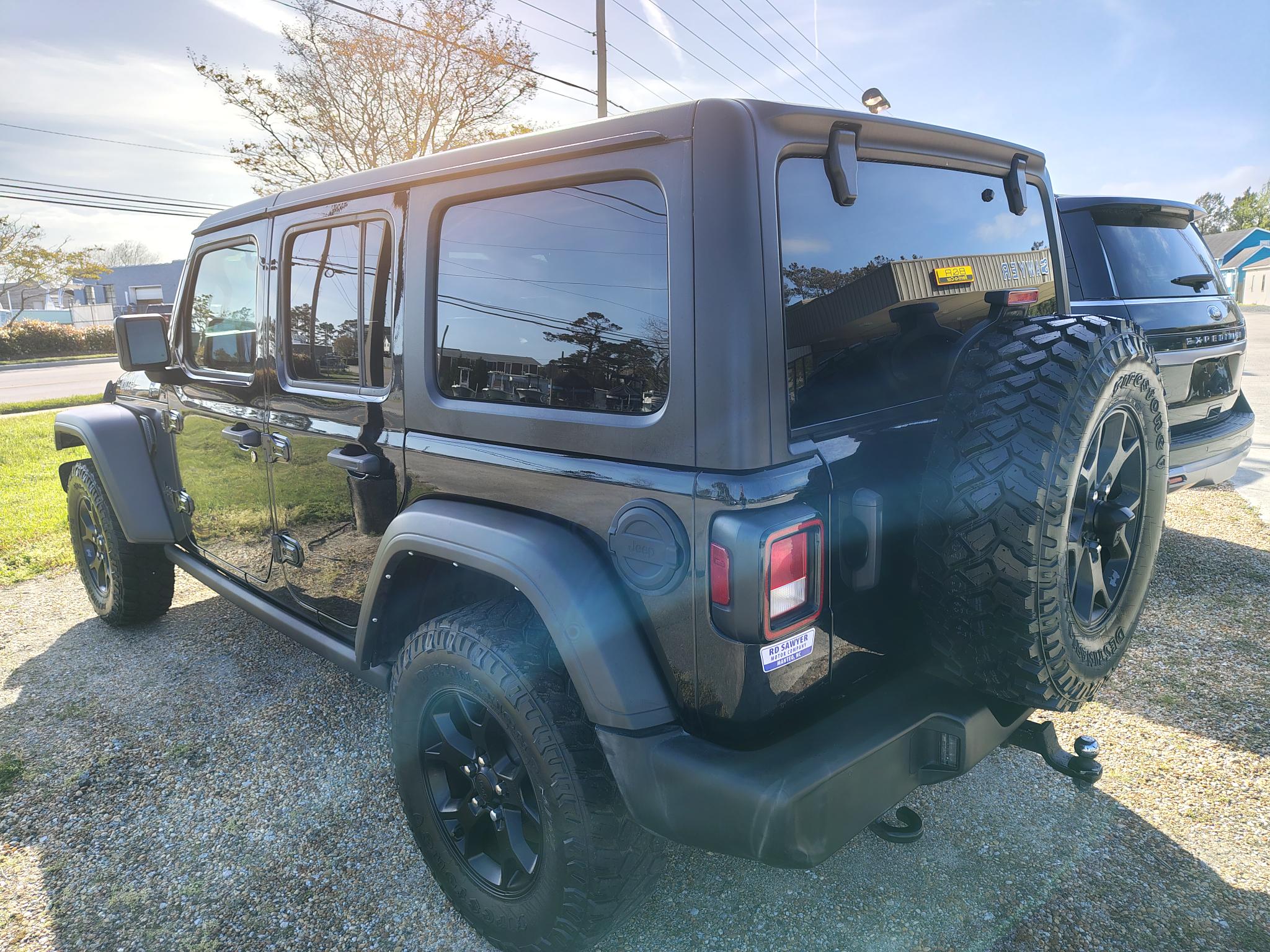 View vehicle photo 3