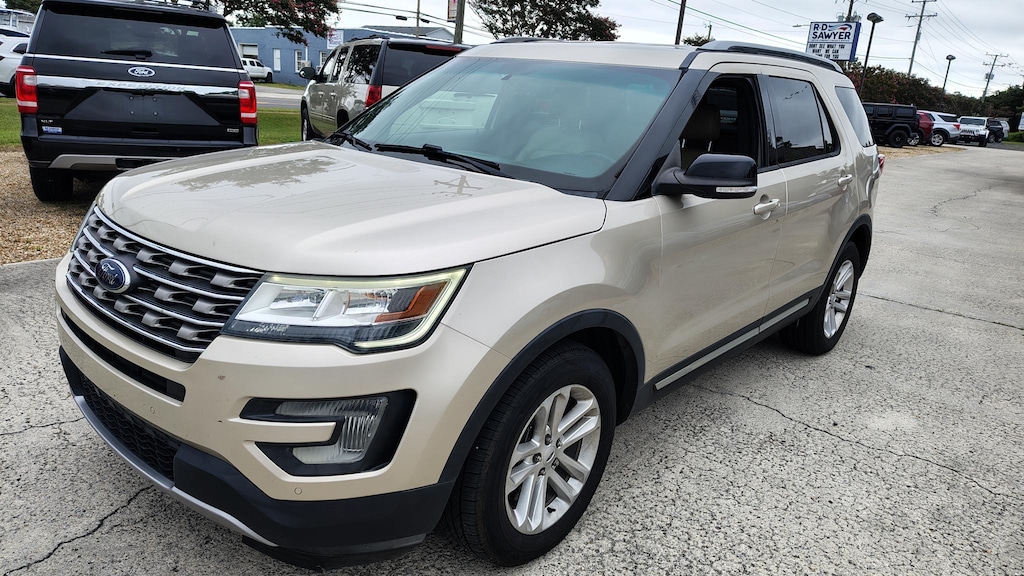 Used 2017 Ford Explorer XLT SUV