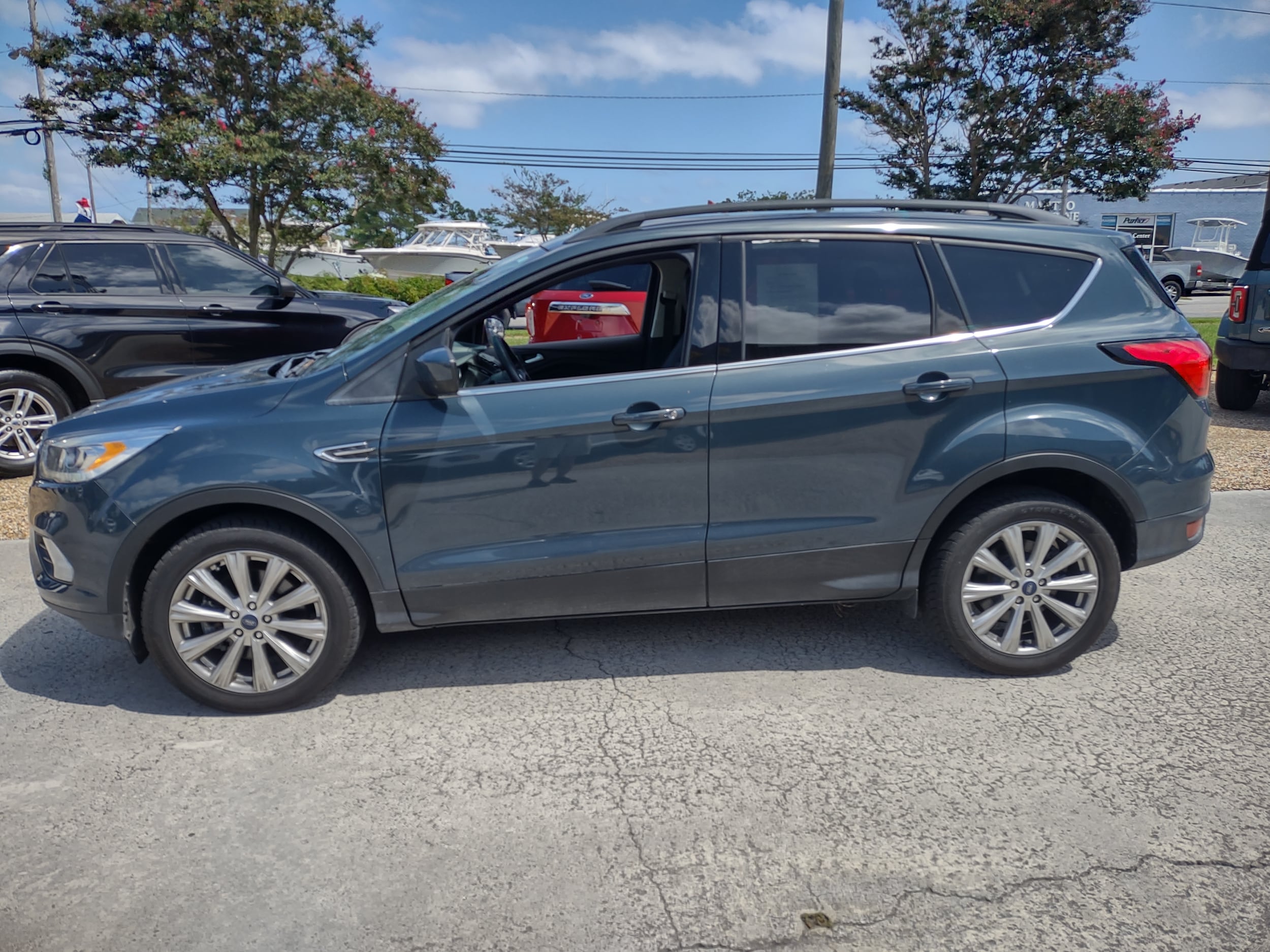 Used 2019 Ford Escape SEL with VIN 1FMCU9HD8KUC19857 for sale in Manteo, NC