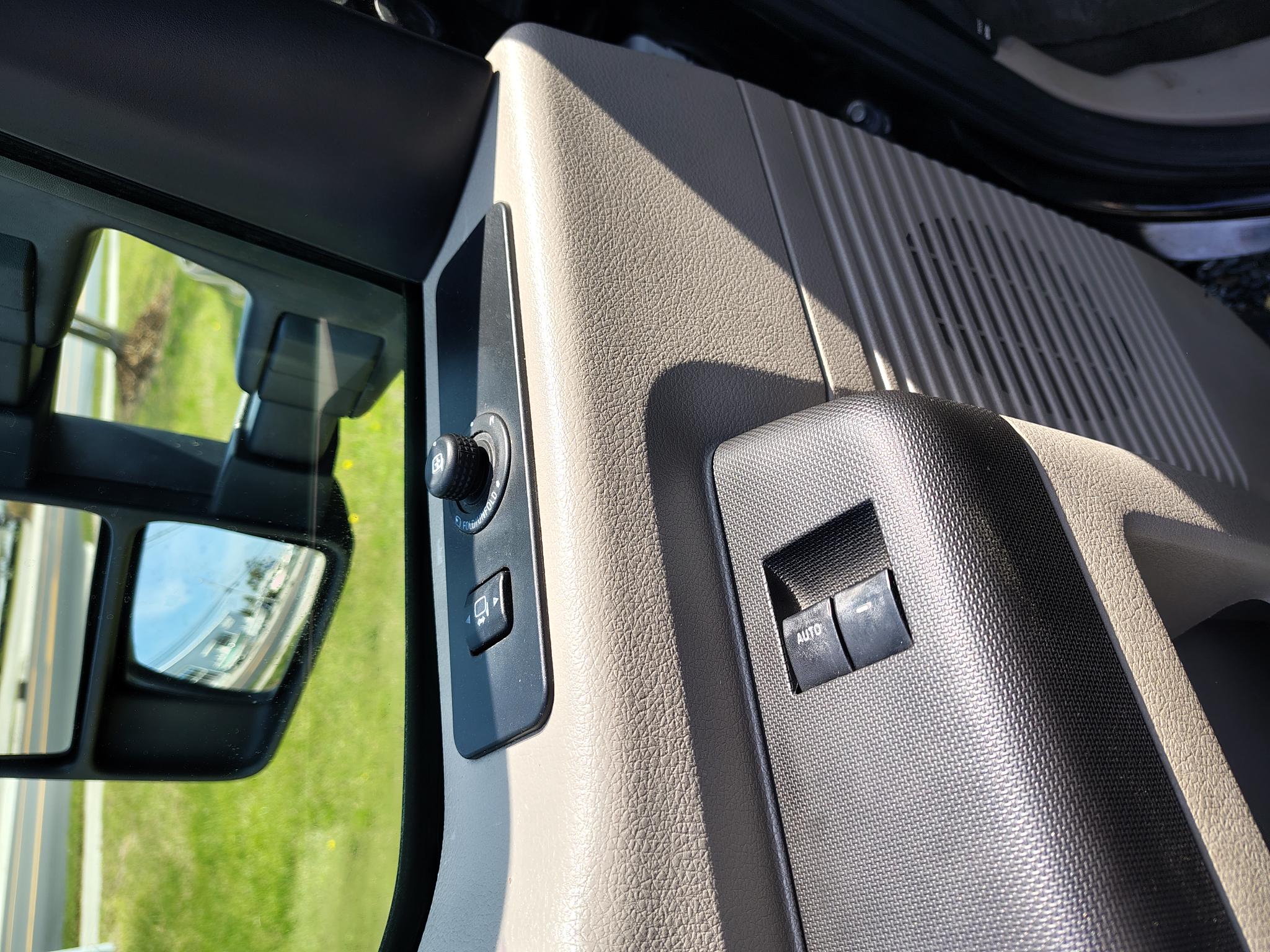 2010 Ford F-250 Super Duty XL - Photo 11