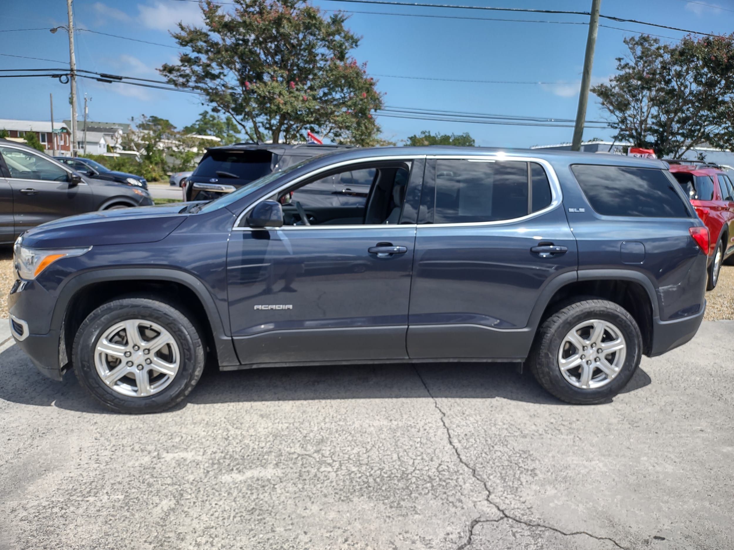 Used 2019 GMC Acadia SLE-1 with VIN 1GKKNKLA3KZ145028 for sale in Manteo, NC