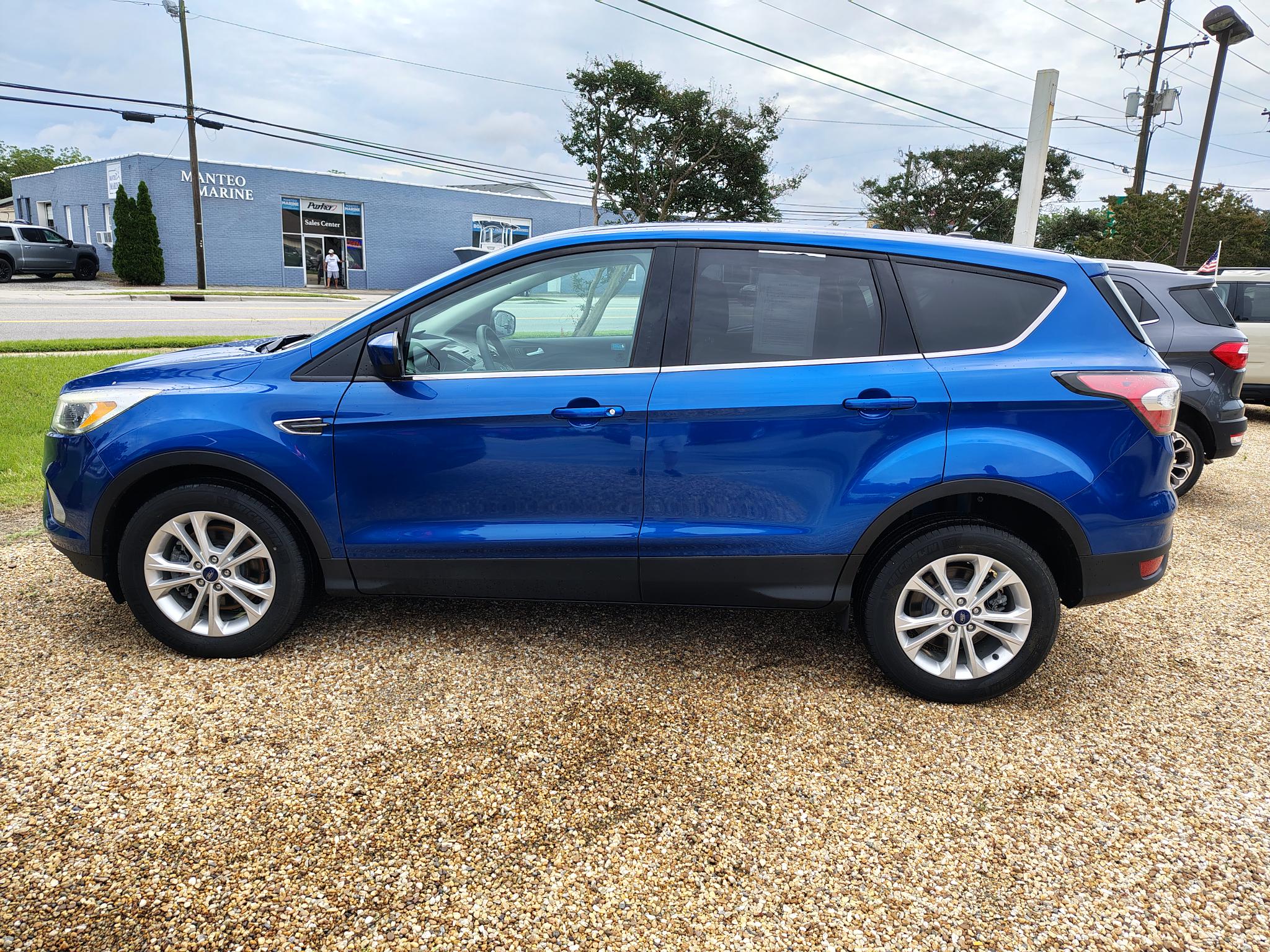 Used 2017 Ford Escape SE with VIN 1FMCU9GDXHUA30198 for sale in Manteo, NC
