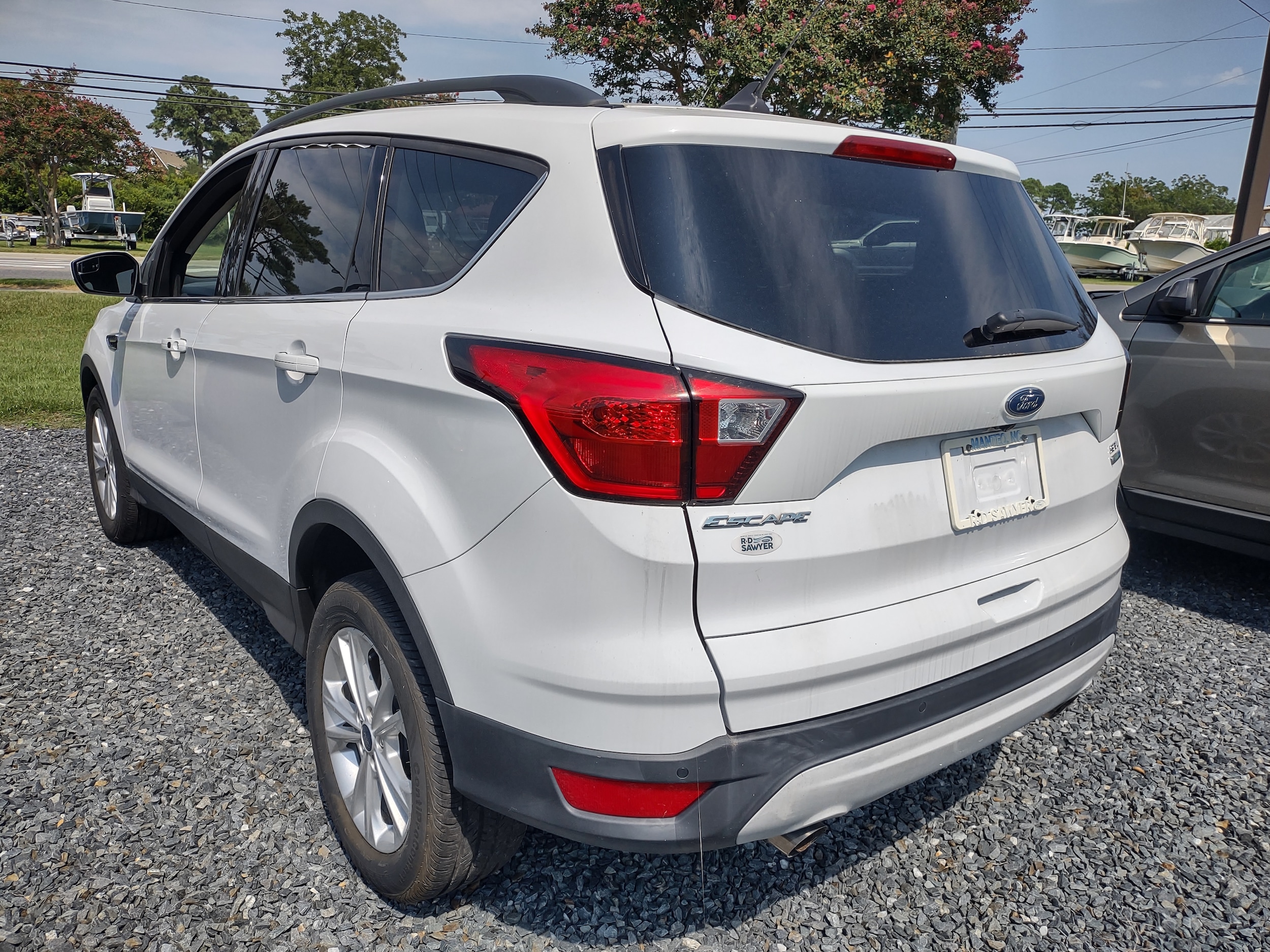 Used 2019 Ford Escape SEL with VIN 1FMCU9HD2KUC28764 for sale in Manteo, NC