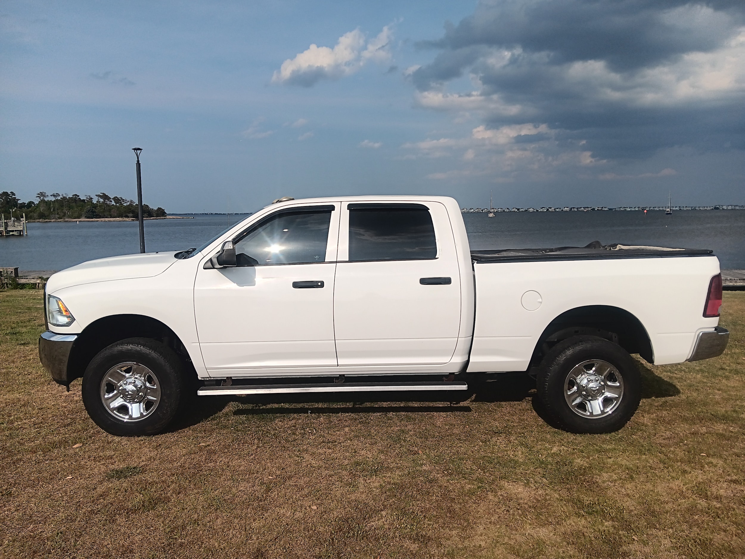 Used 2018 RAM Ram 2500 Pickup Tradesman with VIN 3C6UR5CL0JG276046 for sale in Manteo, NC