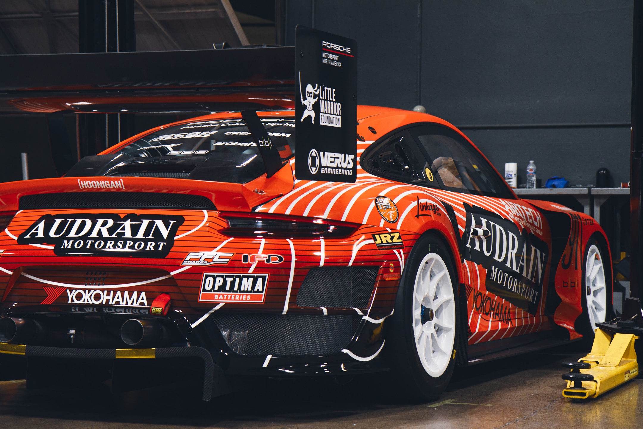350 × 233