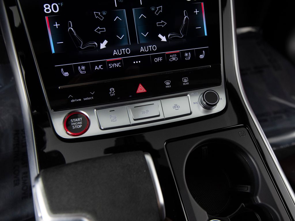 2025 Audi RS Q8 Base - Photo 23