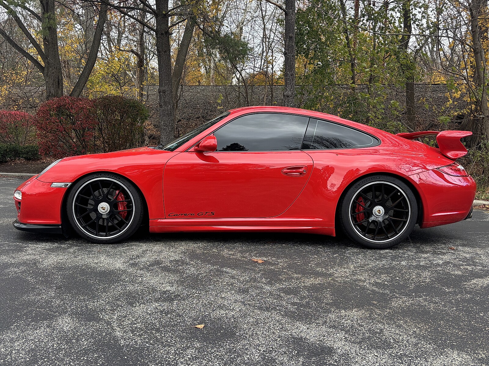 2011 Porsche 911 GTS photo 2