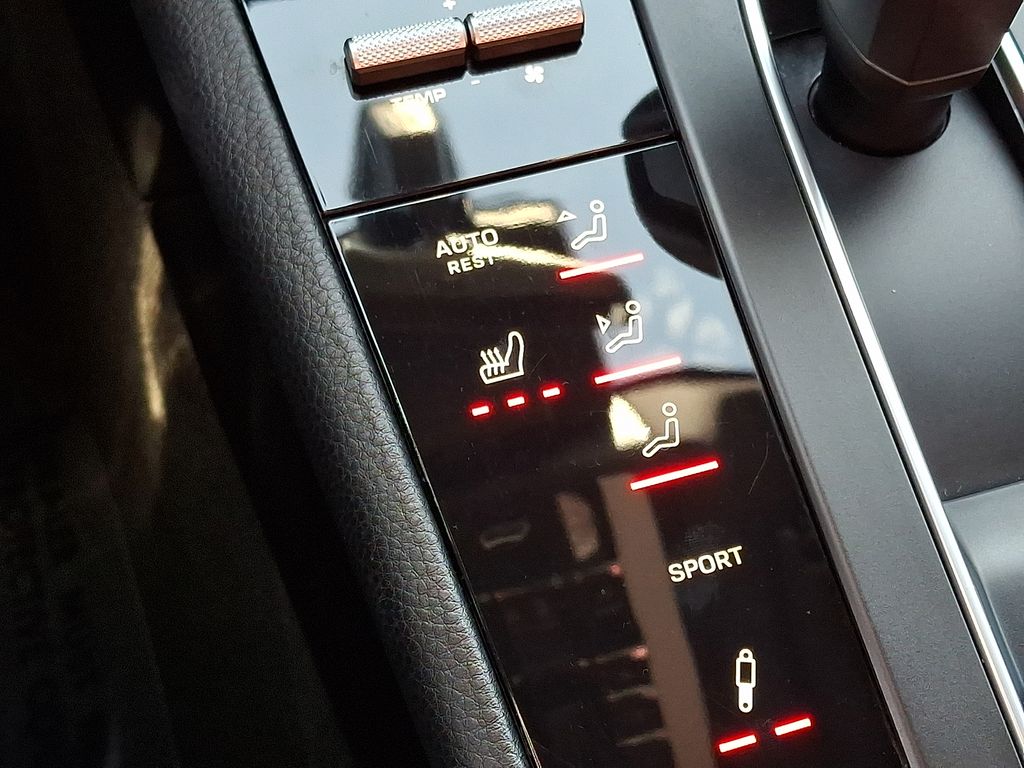 2023 Porsche Macan S - Photo 24