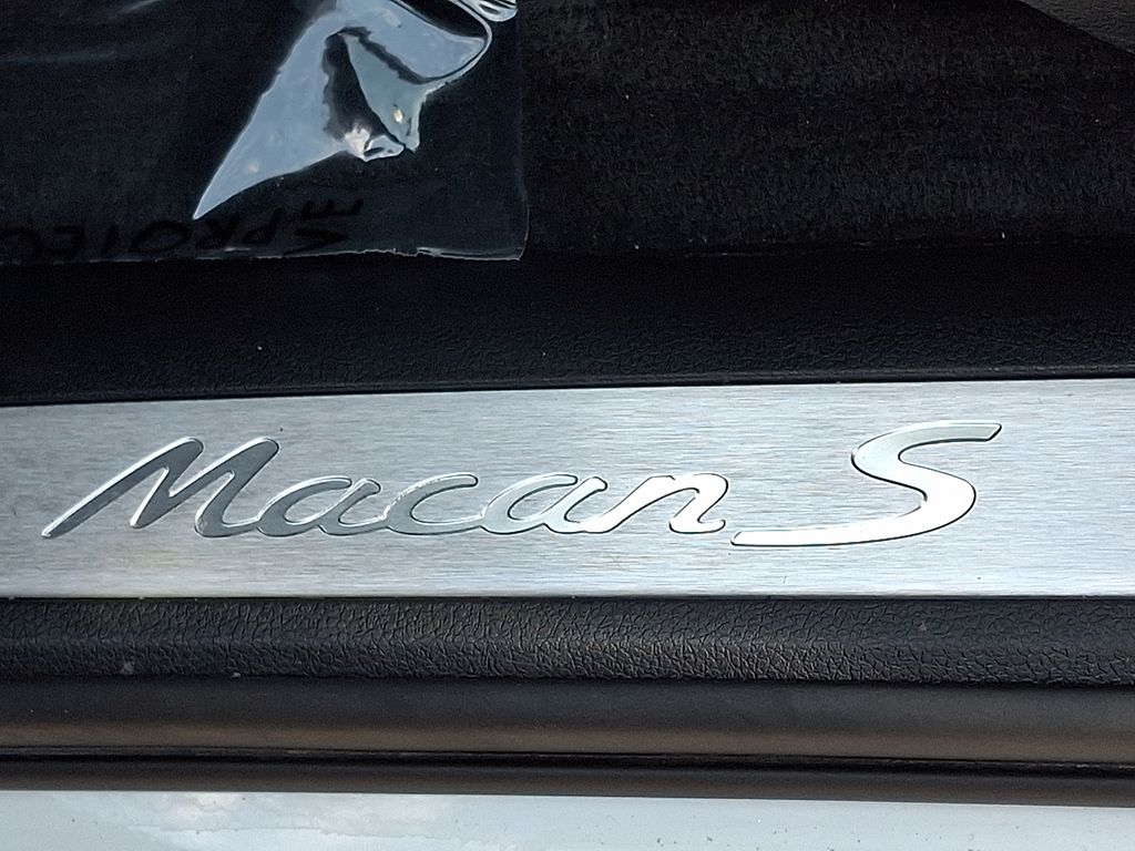 2023 Porsche Macan S - Photo 31