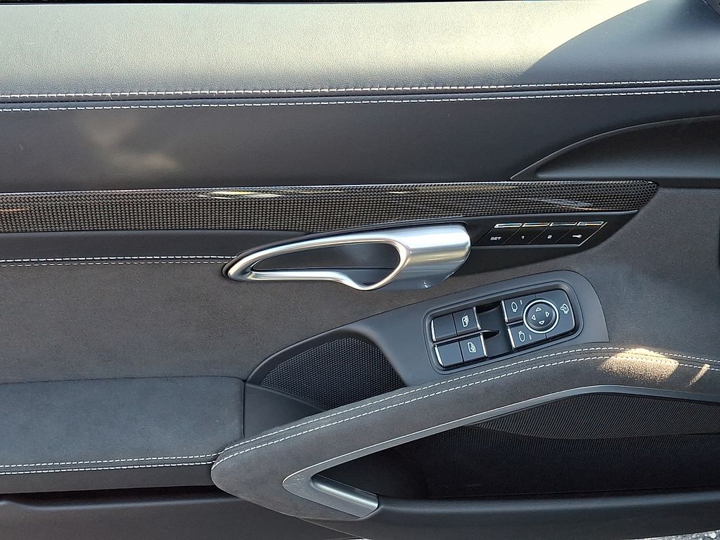 2025 Porsche 718 GTS - Photo 14
