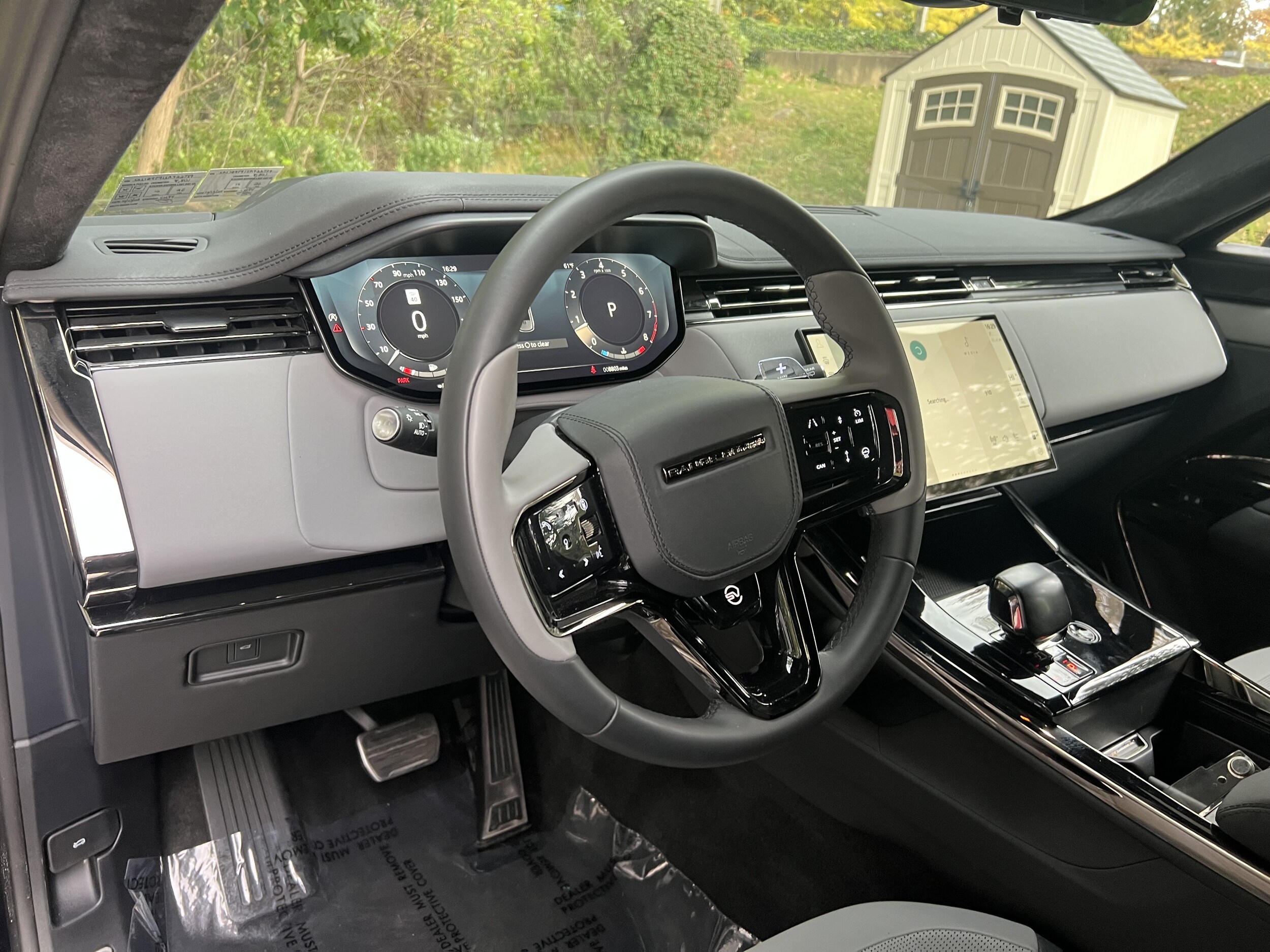 2025 Land Rover Range Rover Sport photo 3