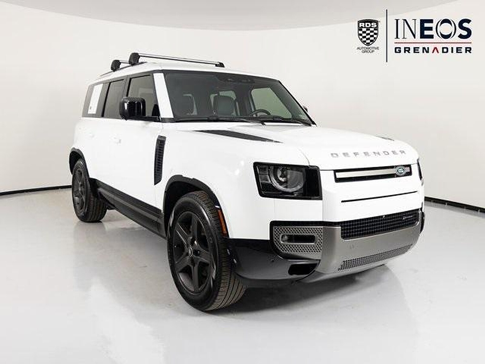 2023 Land Rover Defender X-Dynamic SE photo 3