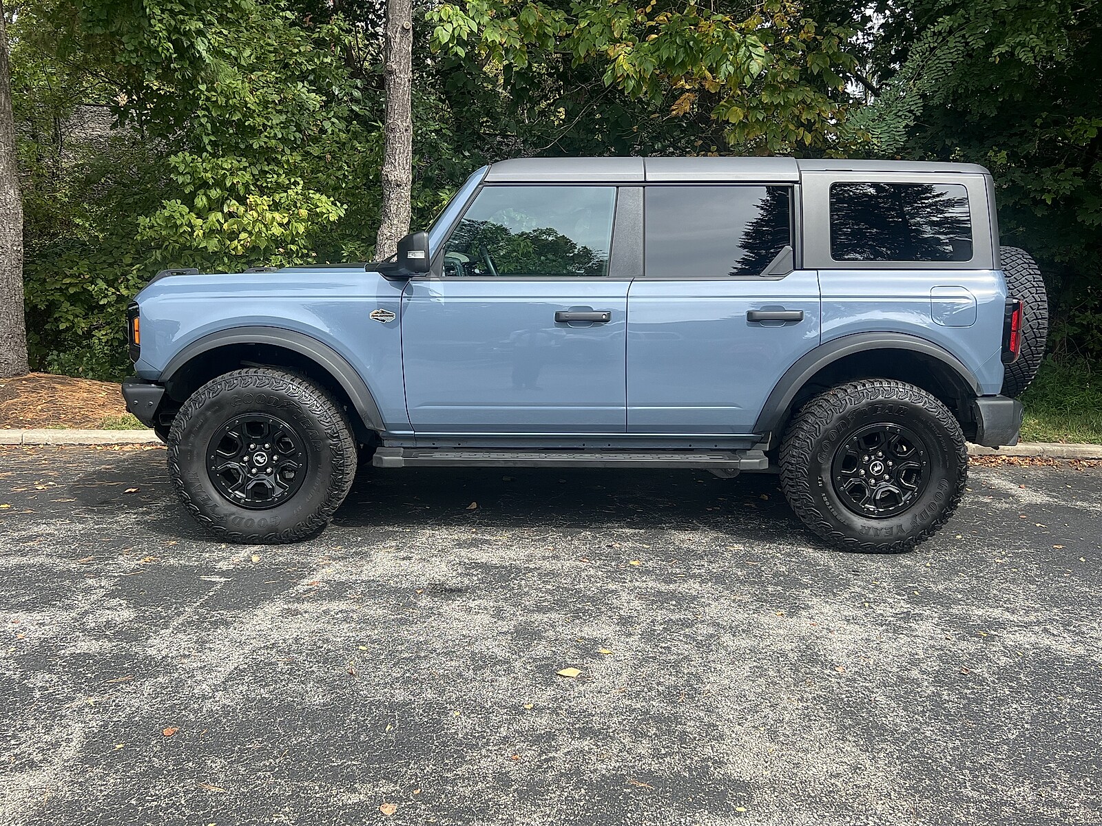 2024 Ford Bronco Wildtrak photo 2